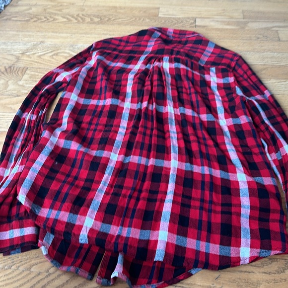 Woman’s Guess Red Plaid Dress shirt - Picture 8 of 8